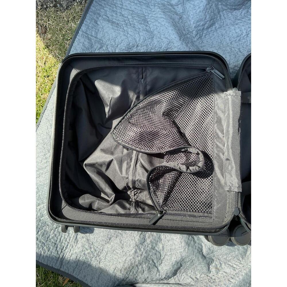 !!!SOLD!!! Quince Compact Carry-On Dark Green NIB NWT - Picture 5 of 6